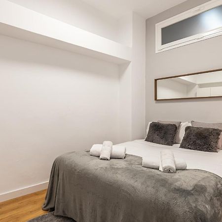 Waou Essence I Los Austrias - Corta Duracion Madrid Exterior foto